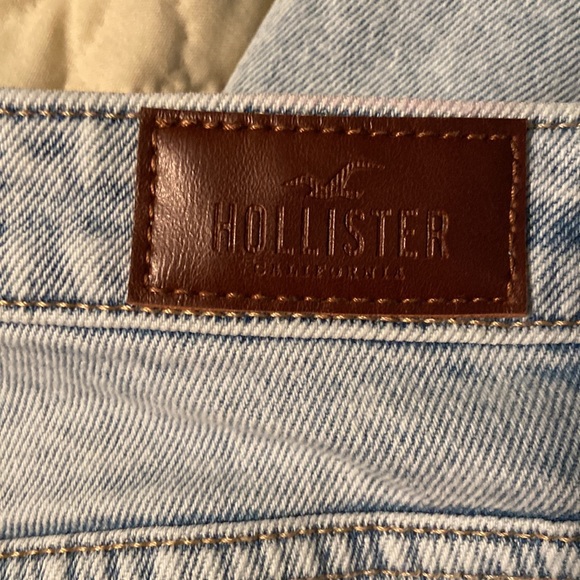Hollister Ultra High-Rise Jeans - Picture 7 of 10